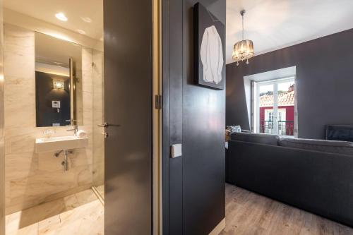 GuestReady - Stylish Modern Apt 6 mins from Baixa-Chiado - image 12