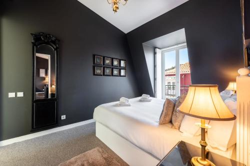 GuestReady - Stylish Modern Apt 6 mins from Baixa-Chiado - image 9