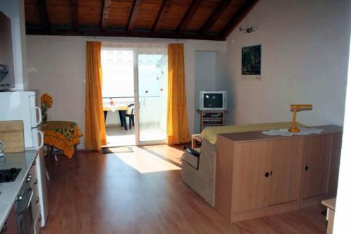 Beachfront Apartments Pisak 102