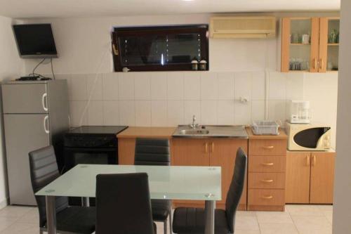 Apartment in Preko with Terrace, Air conditioning, Wifi, Washing machine (4568-1), Preko (fotografie 7)