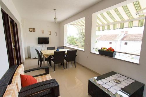 Large Terrace Apartment in Omisalj 3623-3