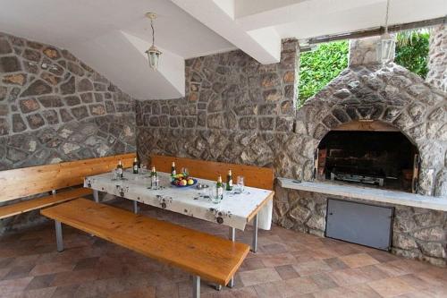 Large Terrace Apartment in Omisalj 3623-3