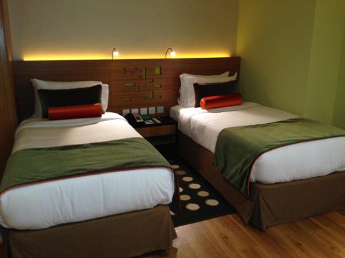 Ramada Hotel, Suites and Apartments by Wyndham Dubai JBR, Dubai (photo 9)
