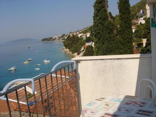 Studio apartment in Brist with Seaview, Balcony, Air condition, WIFI (4333-1), Brist (zdjęcie 9)
