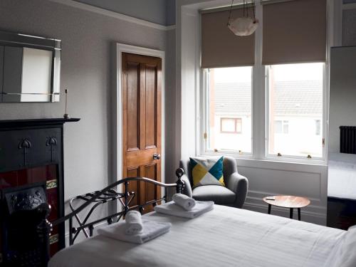 Pass the Keys Beautiful, traditional 2 bed flat w free parking