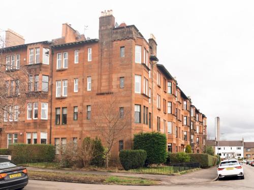 Pass the Keys Beautiful, traditional 2 bed flat w free parking