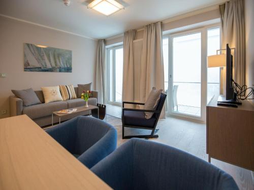 Apartment with Sea View image 8