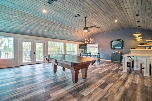 Lakehouse with Fire Pit Jet Ski Lift and Hot Tub - image 3