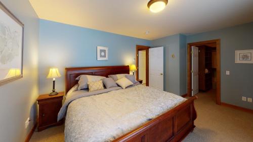 Cortina Mountain Chalet - Outdoor Hot Tub - Minutes to Pico Mountain - image 7