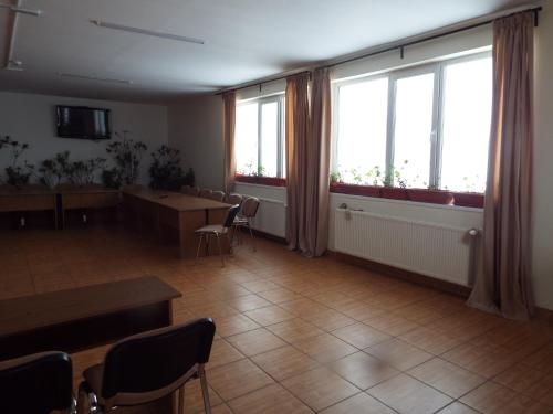 Motel Flora - image 10