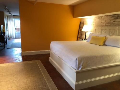 Suites at 249
