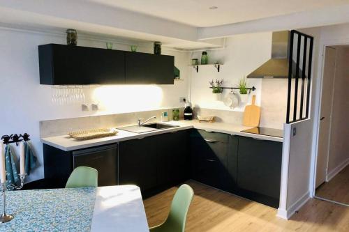Charmant T3 cœur de ville avec parking option repas in Limoges