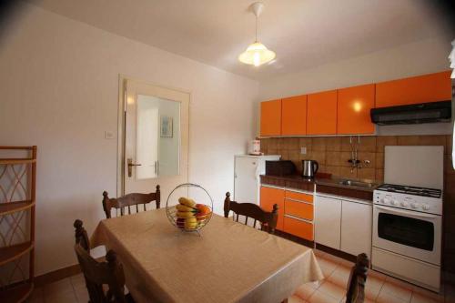 Silo Apartment 13