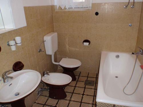 Silo Apartment 12