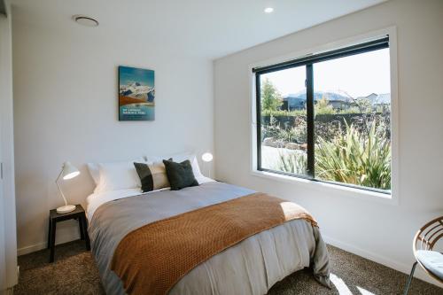Minaret Ridge - Family Friendly - Sleeps 8 - Mountain Views - Close to Lake - image 2