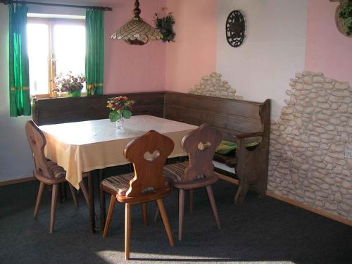 Holiday home in Vlcice u Trutnova 2323 - image 6