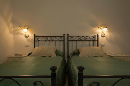 Double Room image 6