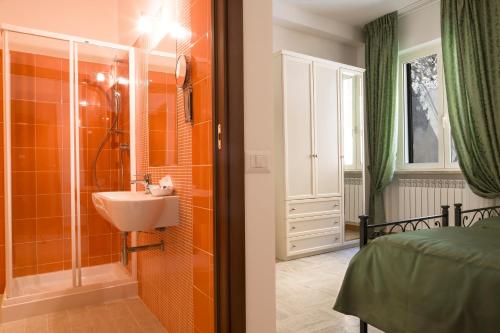 Double Room image 8