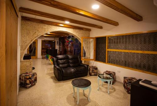 Shared lounge/TV area, Hostal El Bando in Marbella
