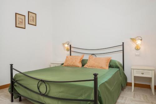 Budget Double or Twin Room with Garden View image 4