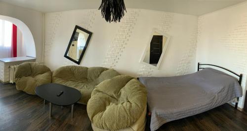 New black-white-red One studio apartment in the city center Новая 1к черно-бело-красная студия в цен