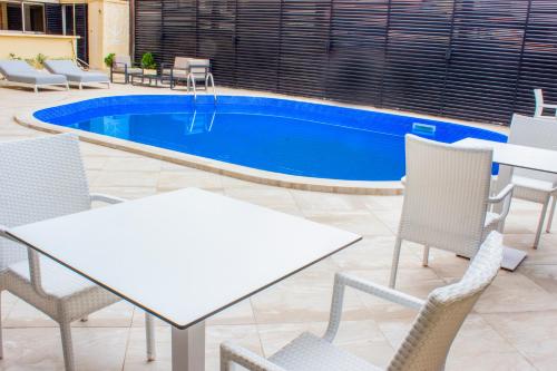 Vistas, MERINA HOTEL in Yaounde