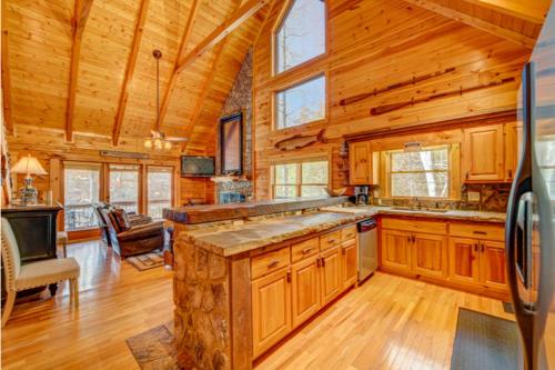 Treehouse on the Lake by Escape to Blue Ridge - image 2