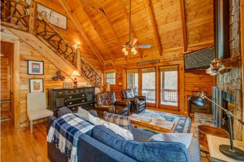 Treehouse on the Lake by Escape to Blue Ridge - image 7