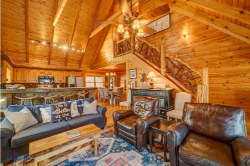 Treehouse on the Lake by Escape to Blue Ridge - image 9