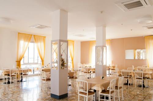 Hotel Ideale Mare - image 2