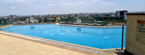 Lavish Apartment (Wi-Fi, Netflix, Pool, Parking)