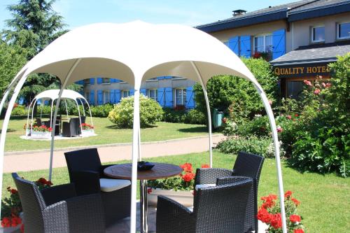 Ieeja, Logis Hotel Restaurant La Berteliere in Saint-Martin-du-Vivier