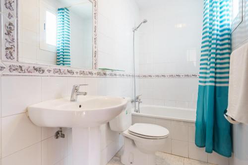 Single Room image 6