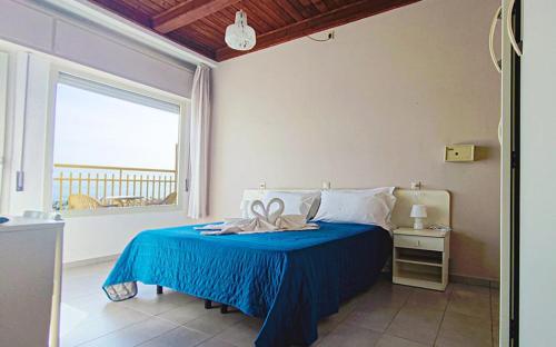 Double Room with Balcony and Sea View