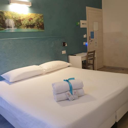 Bergamo City - Self Check-in Room Type - Deluxe King Room