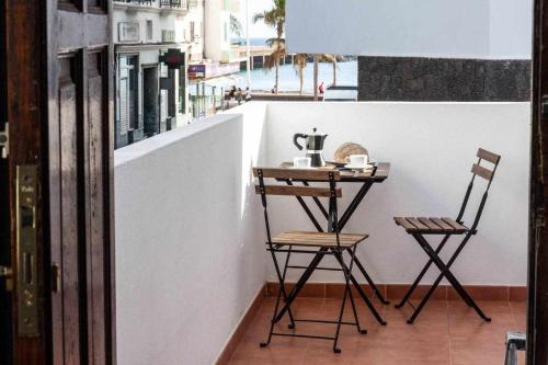 CITY y BEACH Arrecife Apartment - image 8