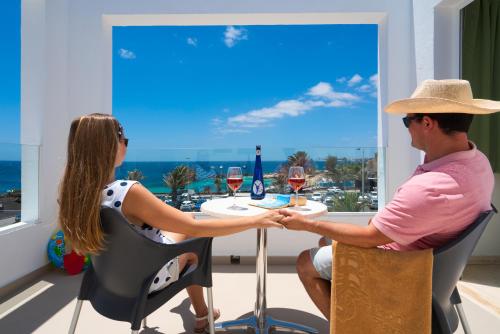 Apartamentos Galeon Playa - image 5