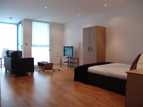 Quay Apartments - image 14