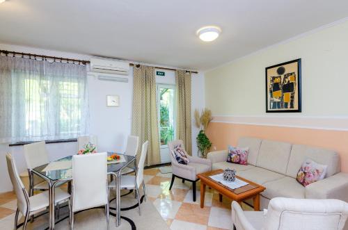 Apartments Nicol - image 6