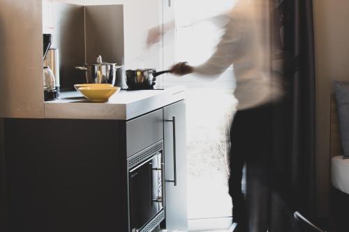 Konyha, Das Schlafwerk Stuttgart-Nord -SELF-CHECK IN - keine Rezeption-LowBudget-cashless in Korntal-Münchingen