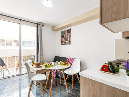 A1 sofia apartment close services and sea!!wifi!