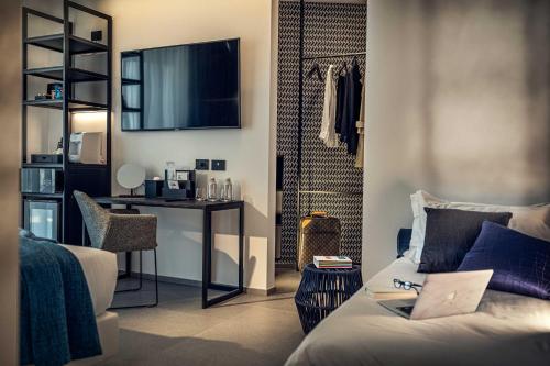 J44 Lifestyle Hotel - image 8
