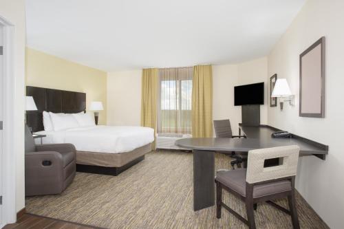 Candlewood Suites Longmont, an IHG Hotel