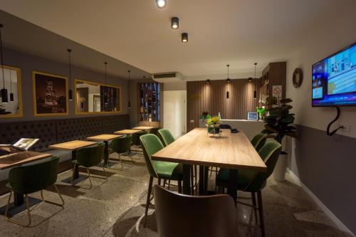 Hotel LoRa – Belgrade, NY