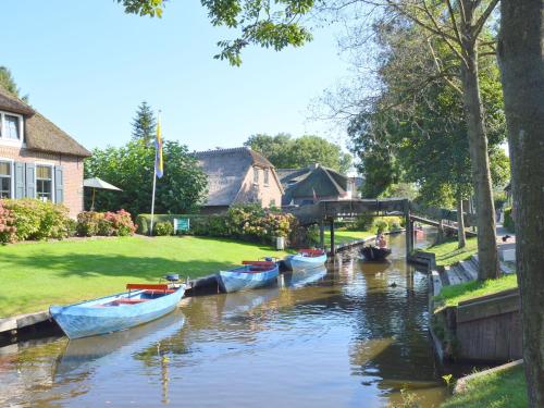 A cosy house close to Giethoorn and the Weerribben Wieden National Park with a boat available hire