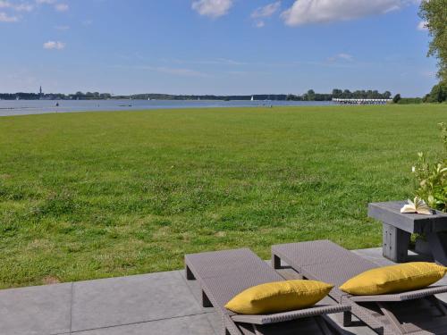 Nas proximidades, Waterfront Getaway in Kamperland in Kamperland