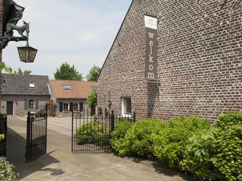 Beautiful Farmhouse in Baarlo with Private Garden - image 2