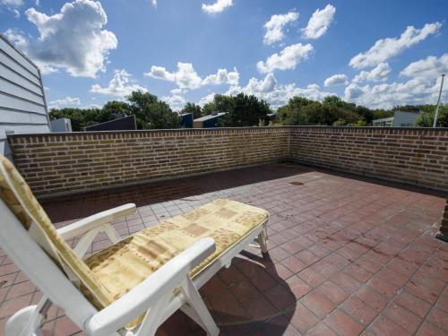 Wonderful Holiday Home in South Holland near Sea - image 2