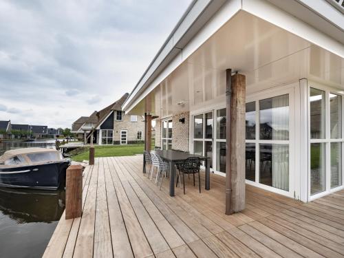 Luxury villa with a sauna, at the Tjeukemeer