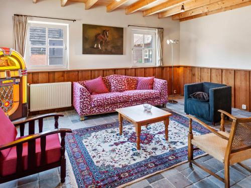 Enticing Holiday Home in Nieuwleusen with Garden